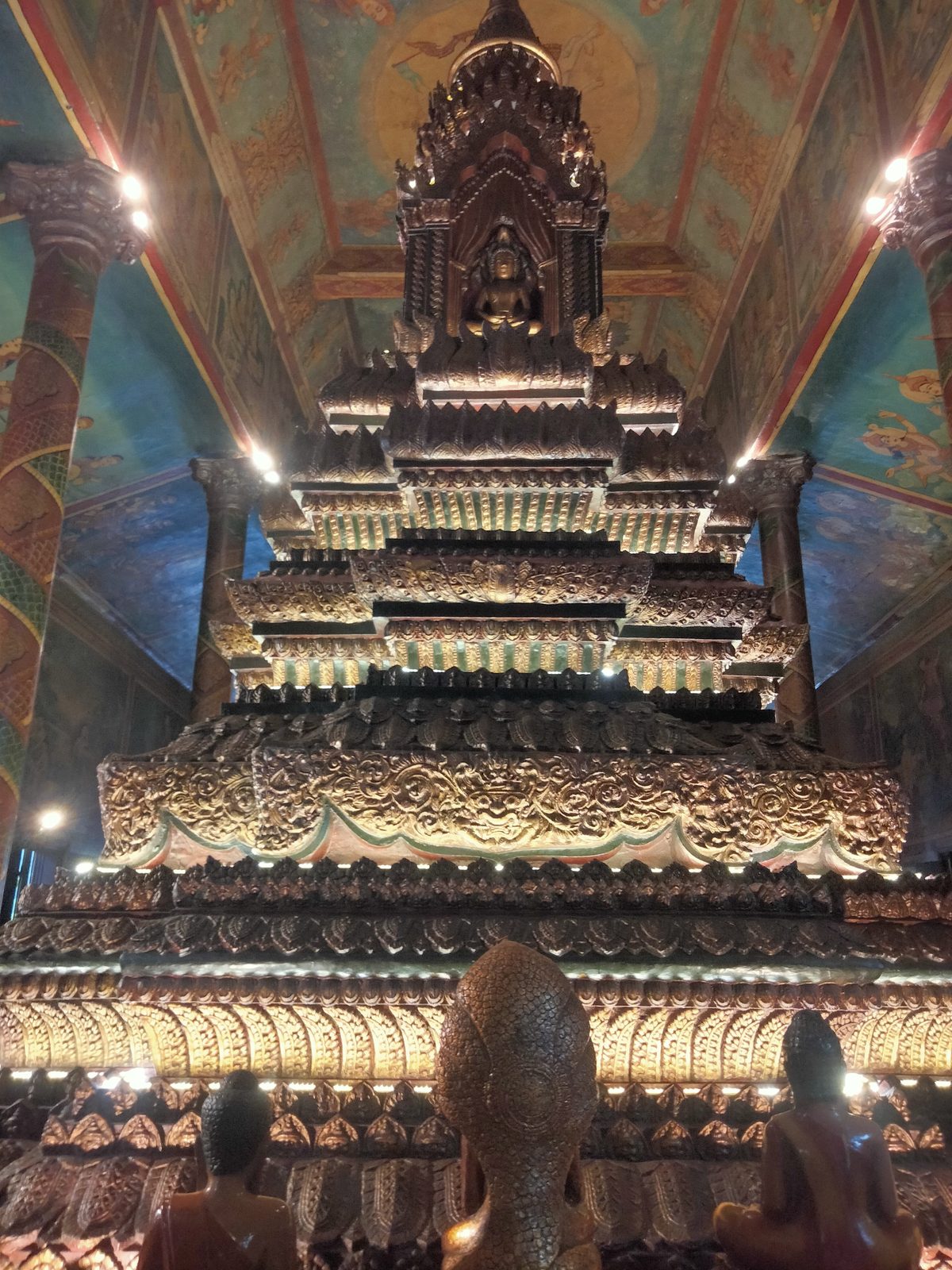 ពិស្តលវិសេសស្ថាបត្យកម្មខ្មែរវត្តភ្នំ